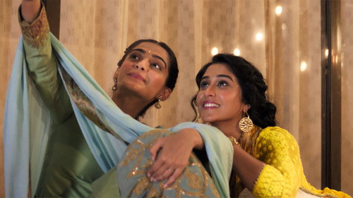 Ek Ladki Ko Dekha Toh Aisa Laga (2019) Movie 480p HDRip - [380MB]