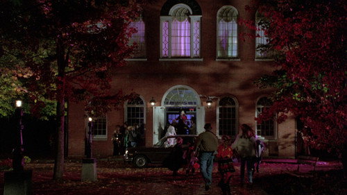 Hocus Pocus 1993 Hindi Dual Audio 480p BluRay 320MB