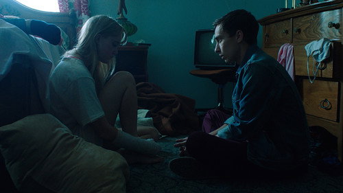 It Follows (2014) Hindi Dual Audio HDRip 720p – 480p