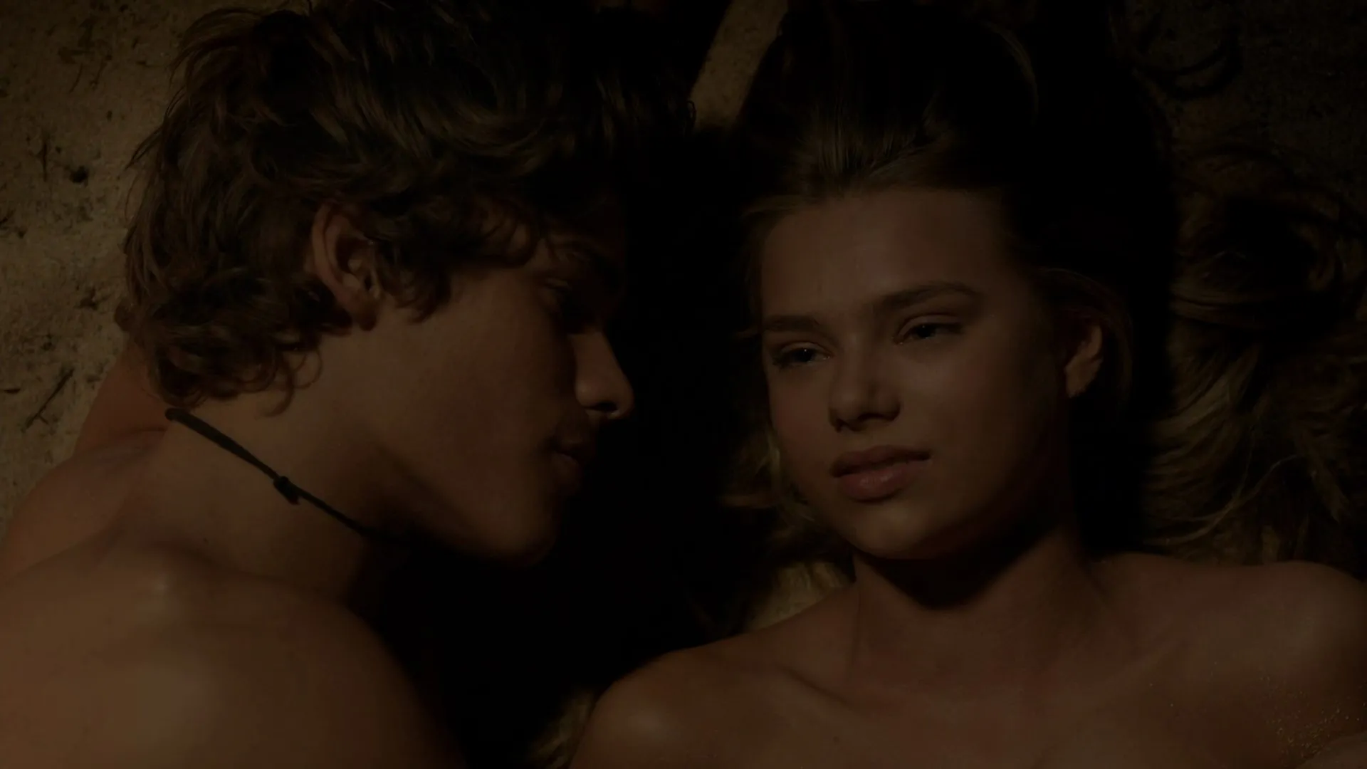 Blue Lagoon: The Awakening (2012) Hindi Dual Audio HDRip 720p – 480p