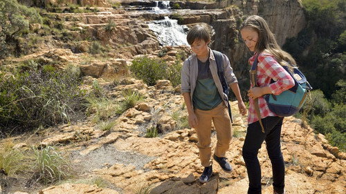 Against The Wild 2 2016 Hindi Dual Audio 480p BluRay 300MB