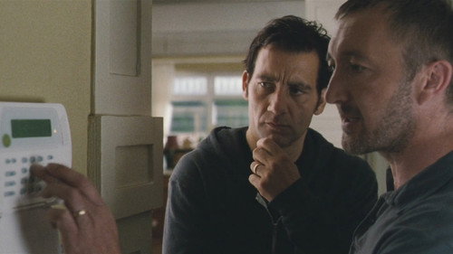 Intruders (2011) Hindi Dual Audio 480p BluRay 300MB
