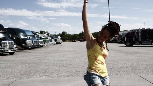 American Honey (2016) Hindi Dual Audio 480p BluRay 500MB