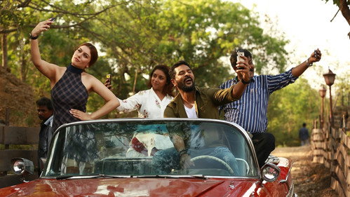 Gulaebaghavali 2018 Hindi Dual Audio 480p UnCut HDRip 400MB