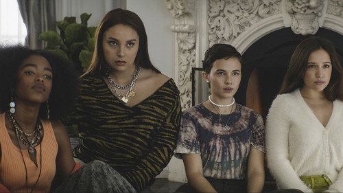 The Craft: Legacy (2020) Hindi Dual Audio 720p BluRay [900MB]