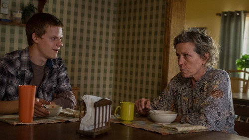 Three Billboards Outside Ebbing Missouri 2017 Dual Audio Hindi 480p BluRay 350MB