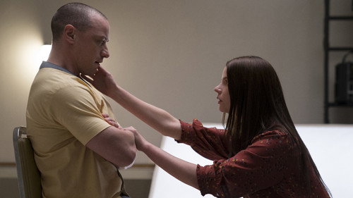 Glass (2019) Hindi Dual Audio 480p BluRay 400MB