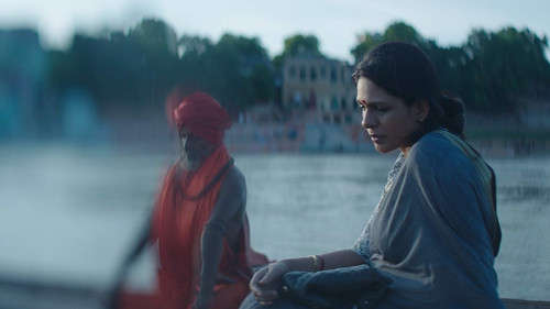 Angrezi Mein Kehte Hain 2018 Hindi Movie Hevc HDRip [150MB]