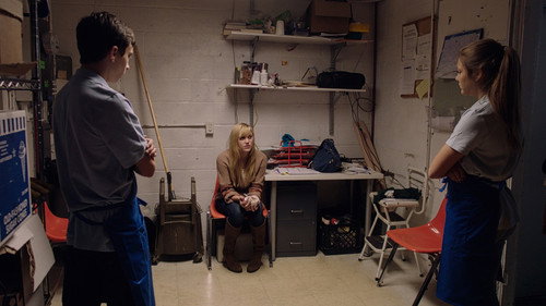 It Follows (2014) Hindi Dual Audio HDRip 720p – 480p
