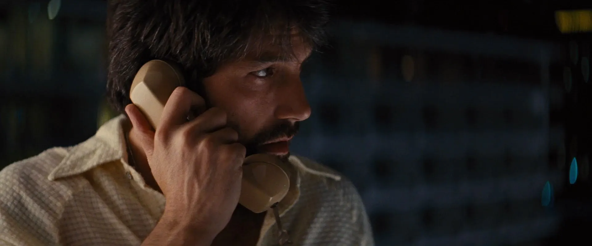 Argo (2012) Hindi Dual Audio 720p BluRay [940MB]