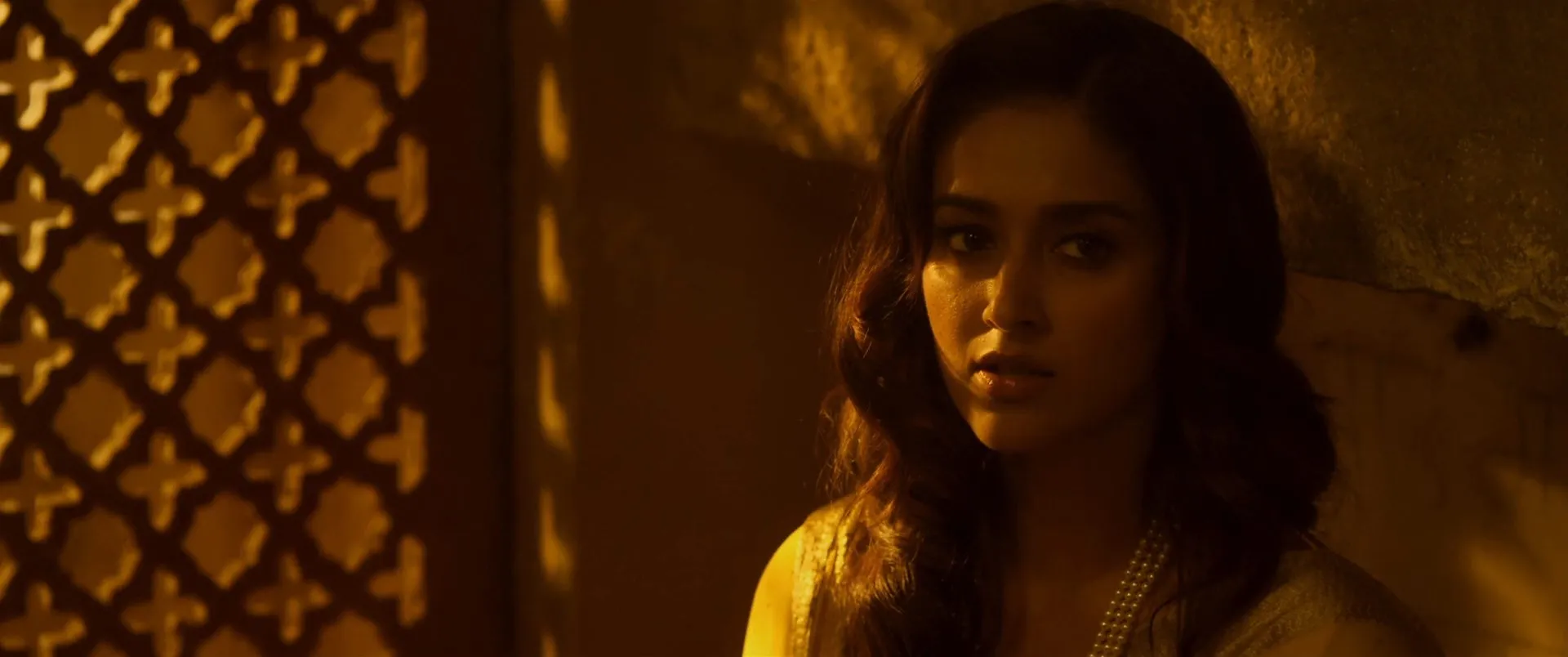 Baadshaho (2017) 400MB Full Movie 480p DVDRip Download