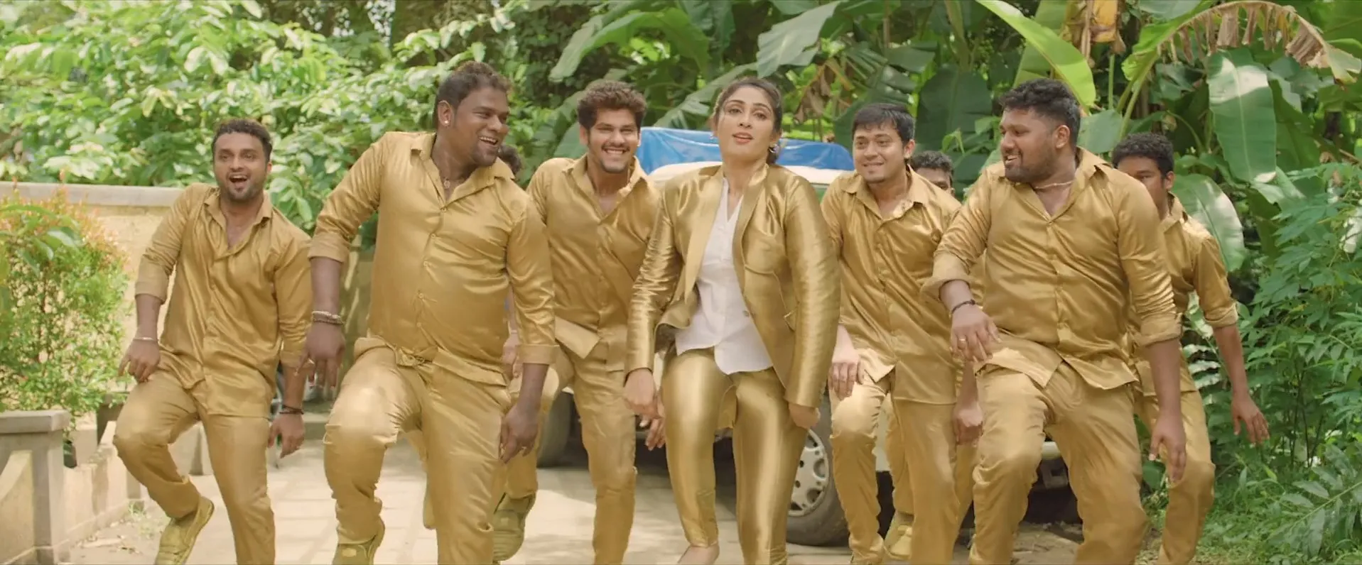 Gold 2022 Hindi (ORG) Movie HDRip 720p – 480p