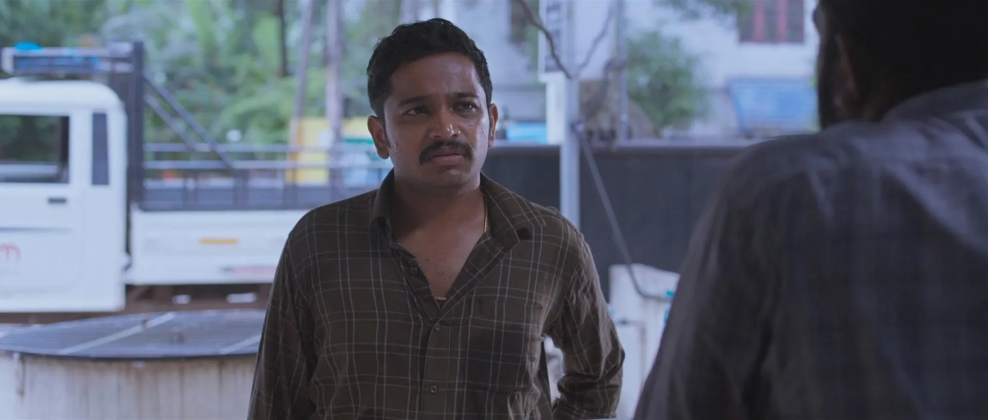 Jaya Jaya Jaya Jaya Hey 2022 (Hindi – Malayalam) Dual Audio UnCut HDRip 720p – 480p