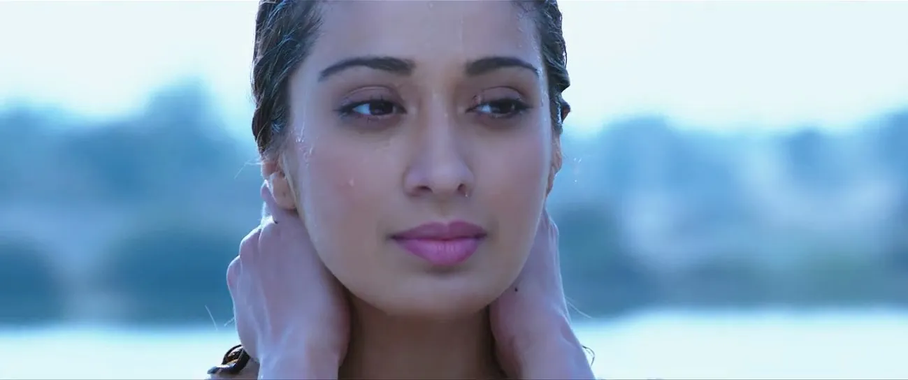 Julie 2 (2017) Movie 720p HDRip x264 [1GB]