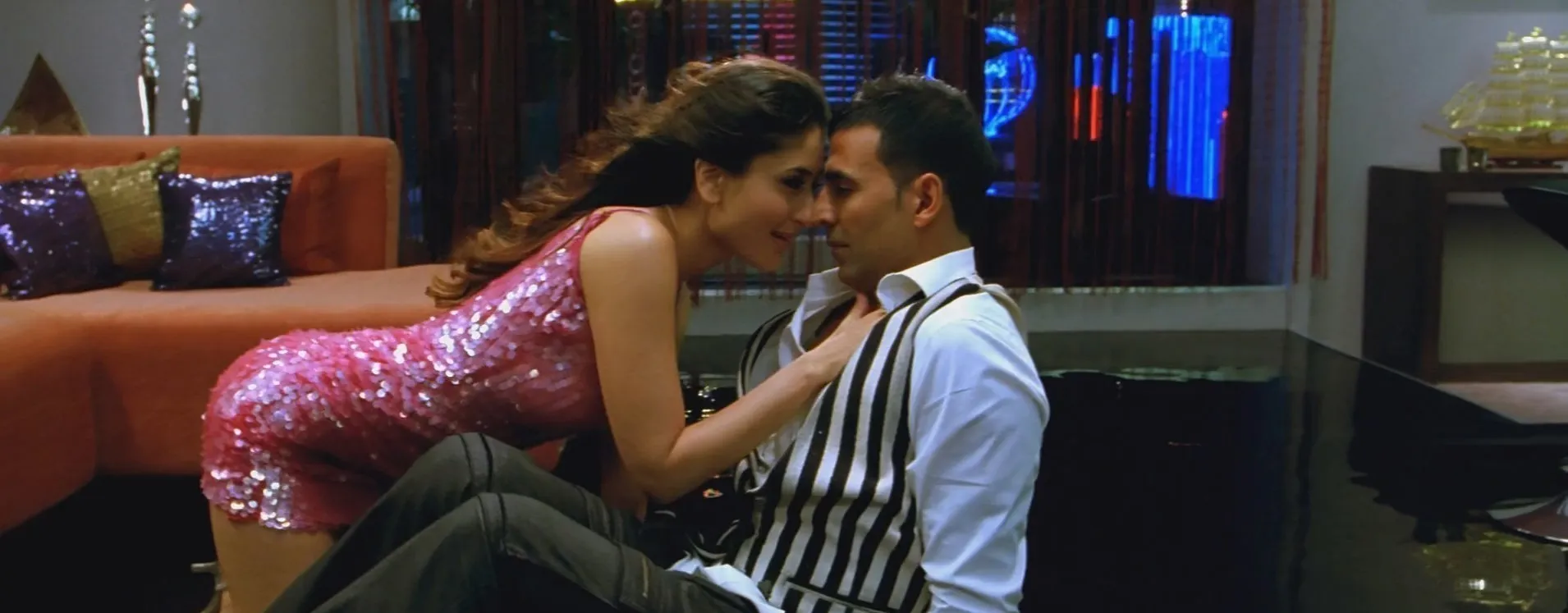 Kambakkht Ishq 2009 Hindi Dual Audio WEB-DL 720p - 480p - 1080p