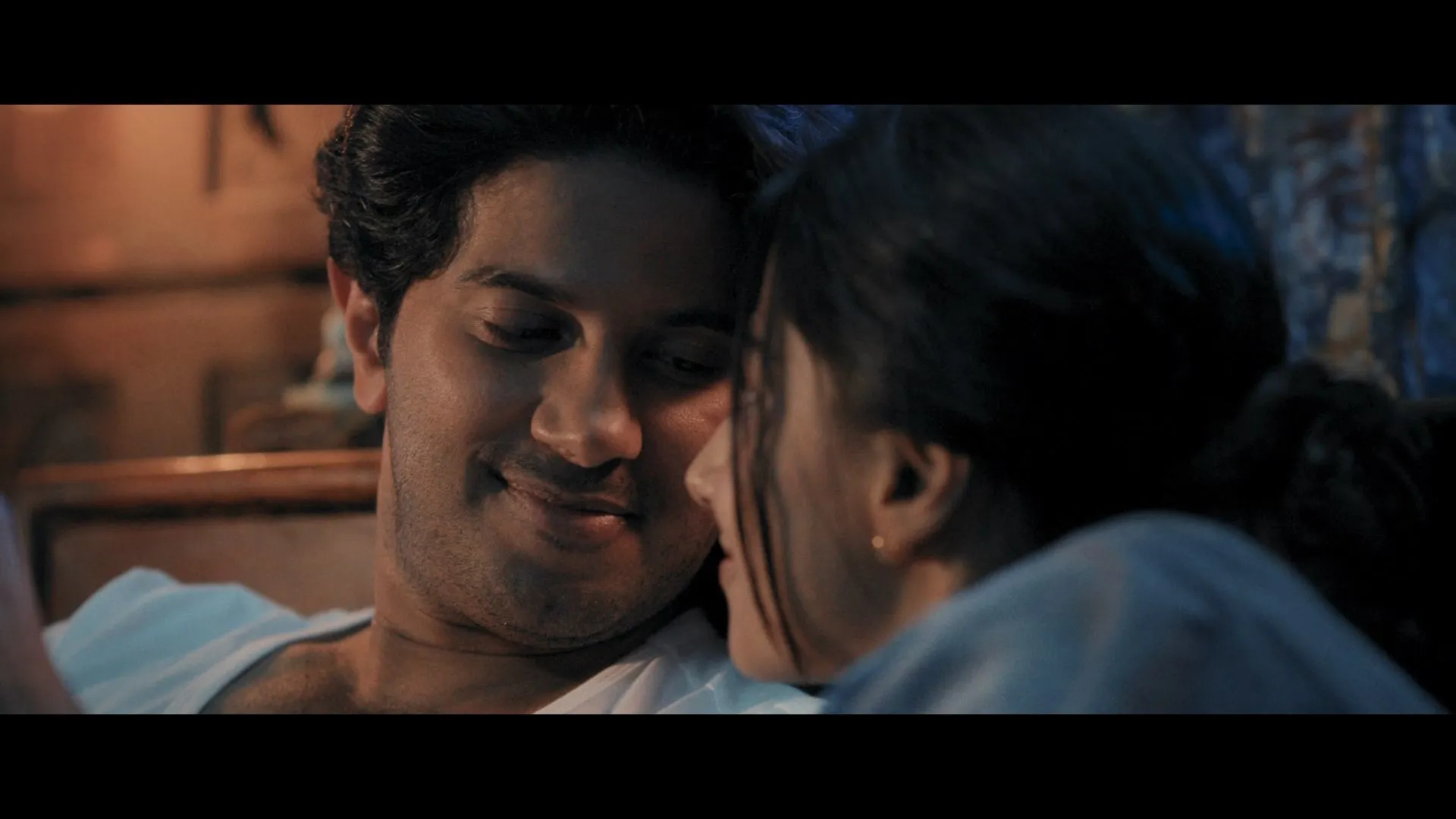 Lucky Baskhar 2024 Hindi - Telugu Dual Audio WEB-DL 720p - 480p - 1080p