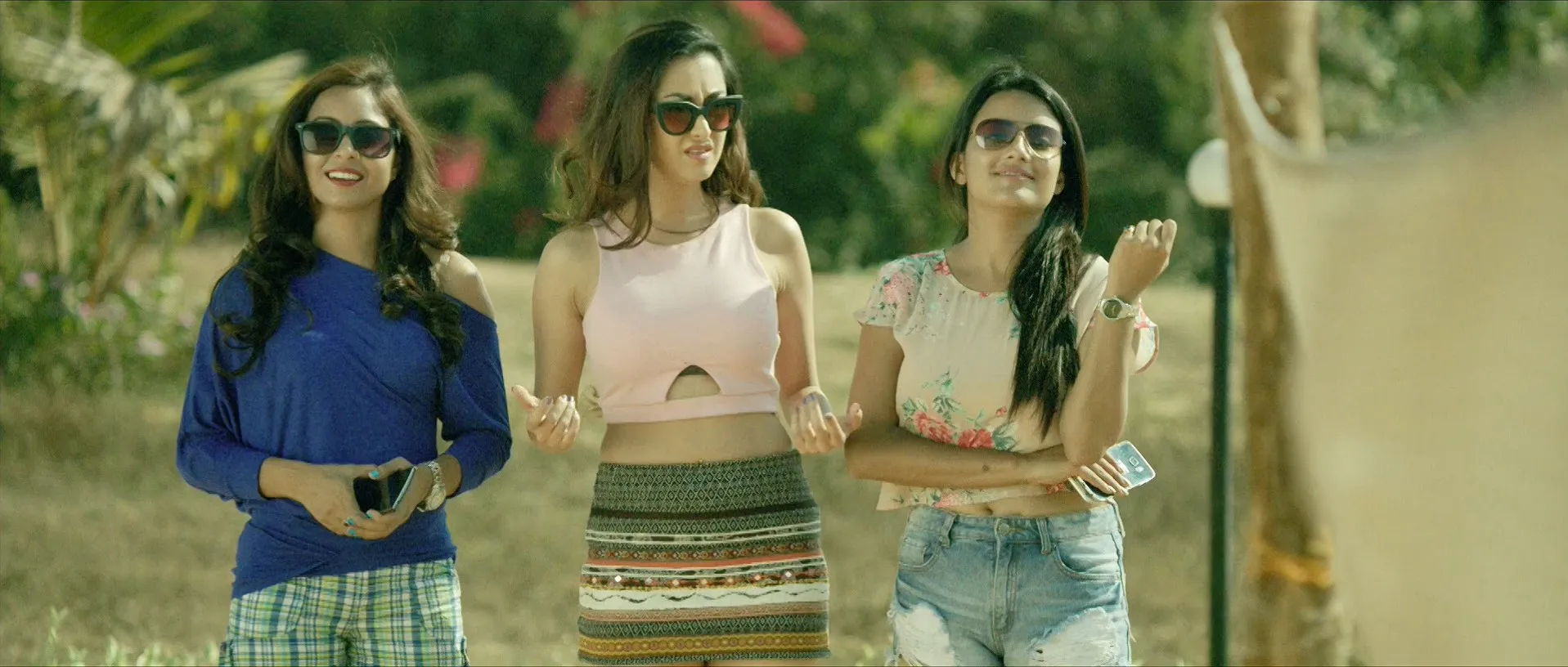 Mrs Scooter 2015 Hindi Dual Audio WEB-DL 720p - 480p - 1080p