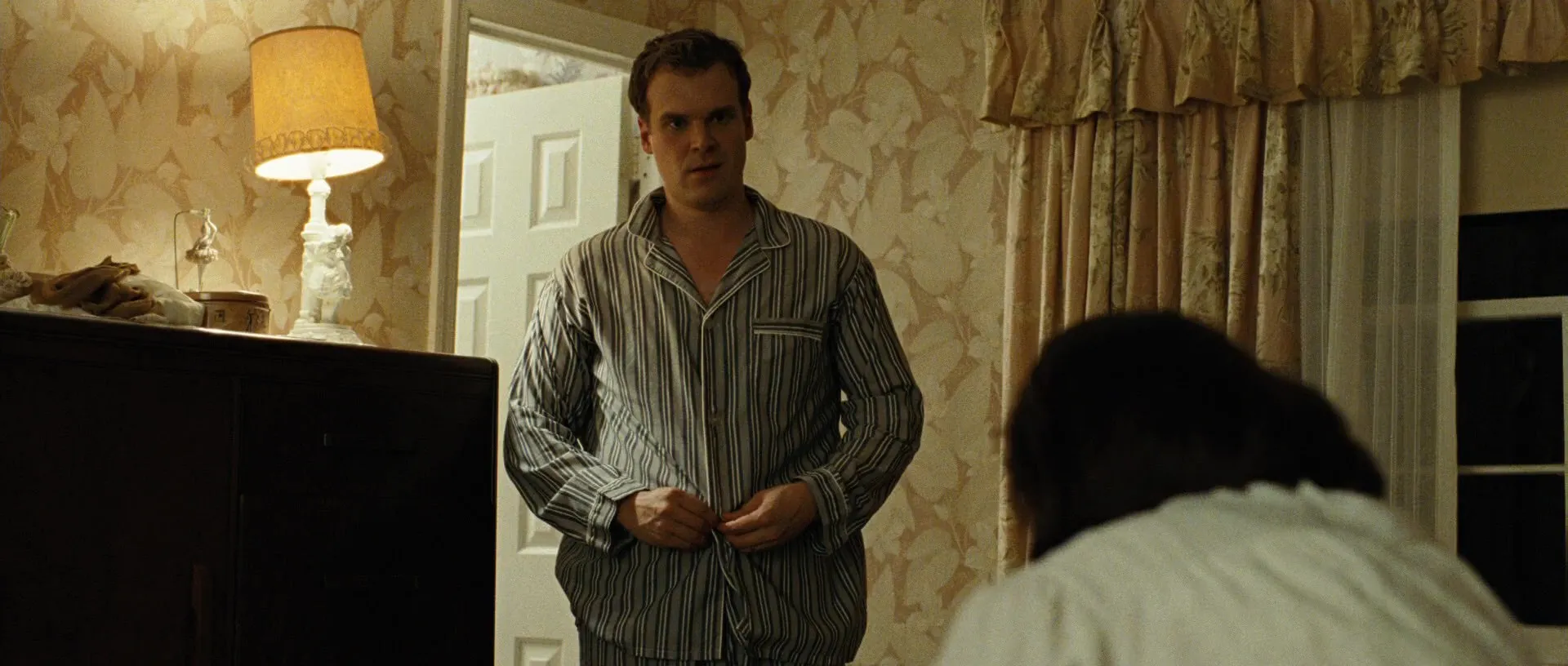 Revolutionary Road (2008) Hindi Dual Audio 480p BluRay 380MB