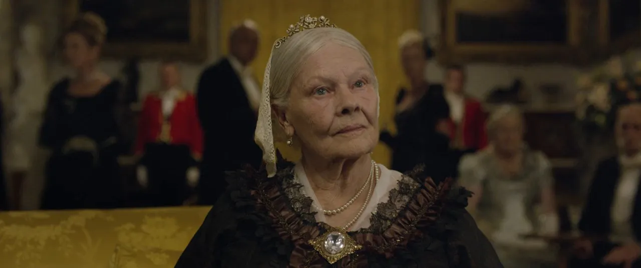 Victoria & Abdul (2017) Hindi Dual Audio 720p BluRay [990MB]
