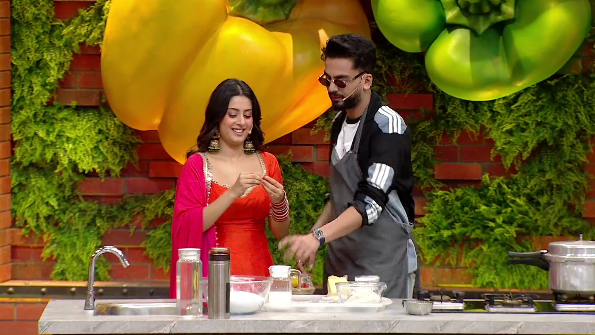 Laughter Chefs Unlimited Entertainment Season 3 2025 Hindi WEB-DL 720p - 480p - 1080p [EP- 47 Added]
