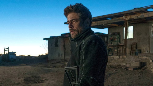 Sicario: Day of the Soldado (2018) Hindi Dual Audio 480p BluRay 400MB