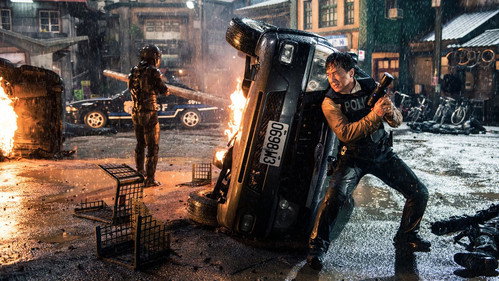Bleeding Steel 2017 170mb Dual Audio Hindi HC HDRip Hevc Download