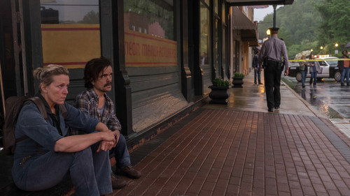 Three Billboards Outside Ebbing Missouri 2017 Dual Audio Hindi 480p BluRay 350MB
